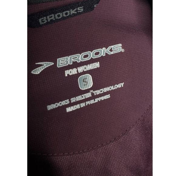 Brooks Shelter Technology Jacket Small Full Zip Burgundy Purple Running Cycling - Picture 2 of 11